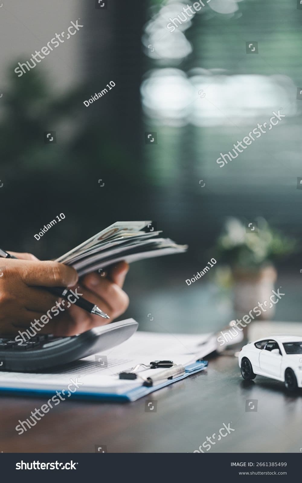 Vaš zanesljiv partner v svetu financ in davkov